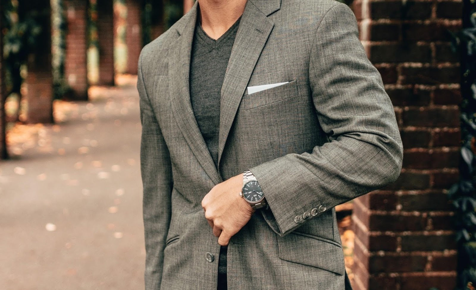 Suit with V Neck